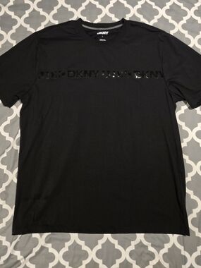 DKNY Men’s Black Logo Crew Neck T-Shirt